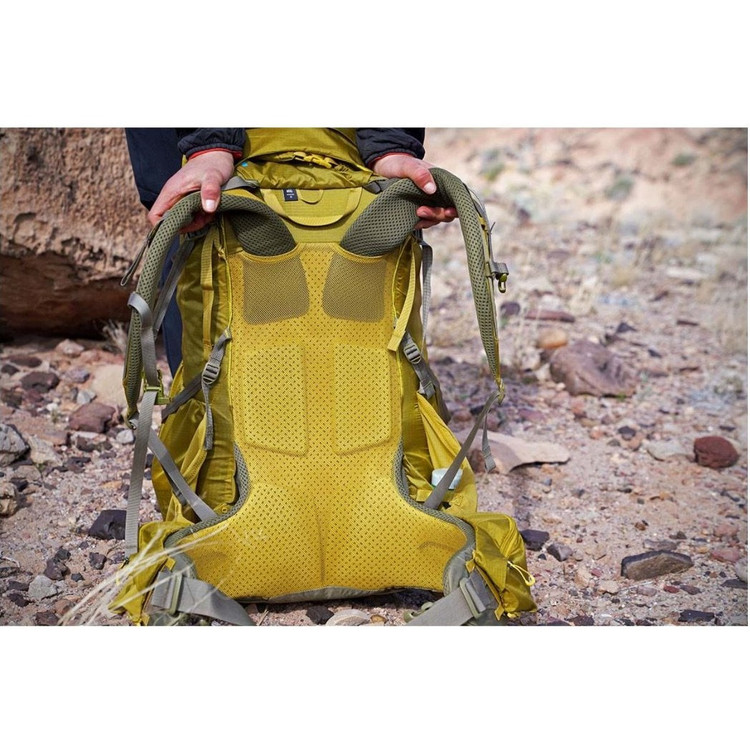 کوله پشتی REI Flash 55 (کوهنوردی و طبیعتگردی)